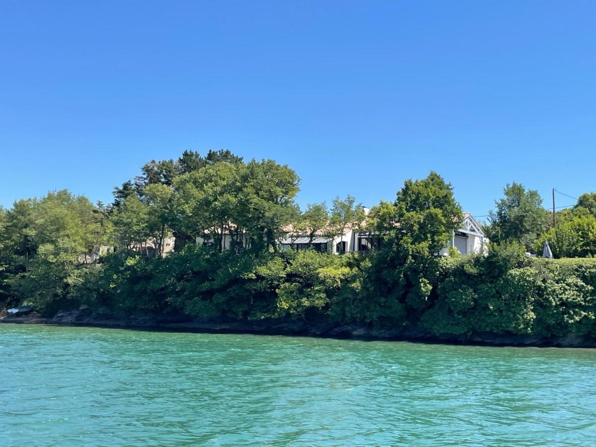 Maison En Bord De Riviere De Mer Le Fenouiller Esterno foto