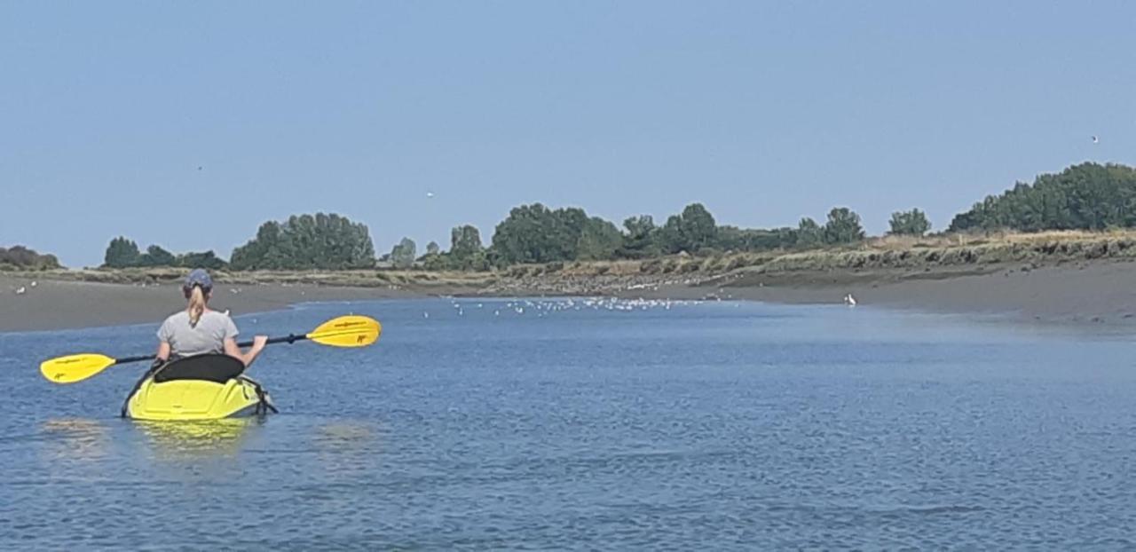 Maison En Bord De Riviere De Mer Le Fenouiller Esterno foto