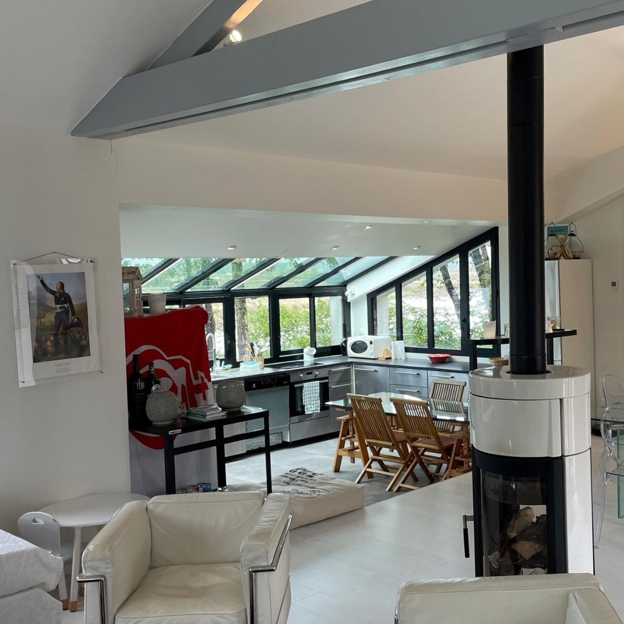 Maison En Bord De Riviere De Mer Le Fenouiller Esterno foto